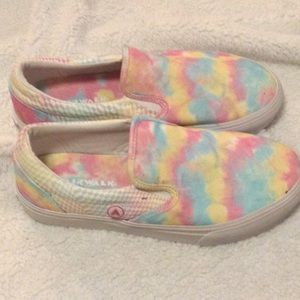 Woman’s Airwalk shoes